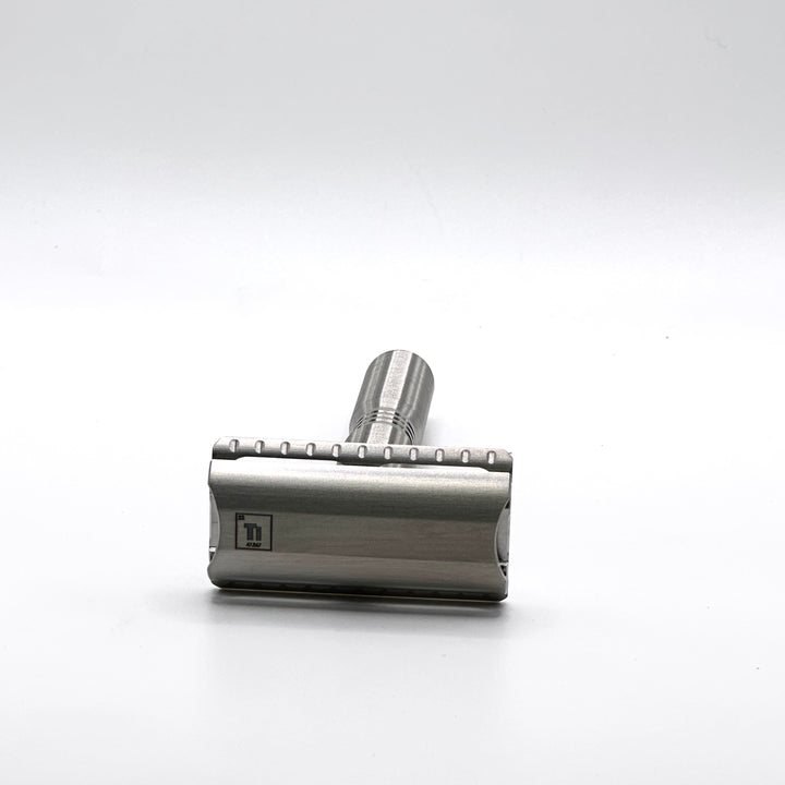 as-machined merica safety razor with titanium element