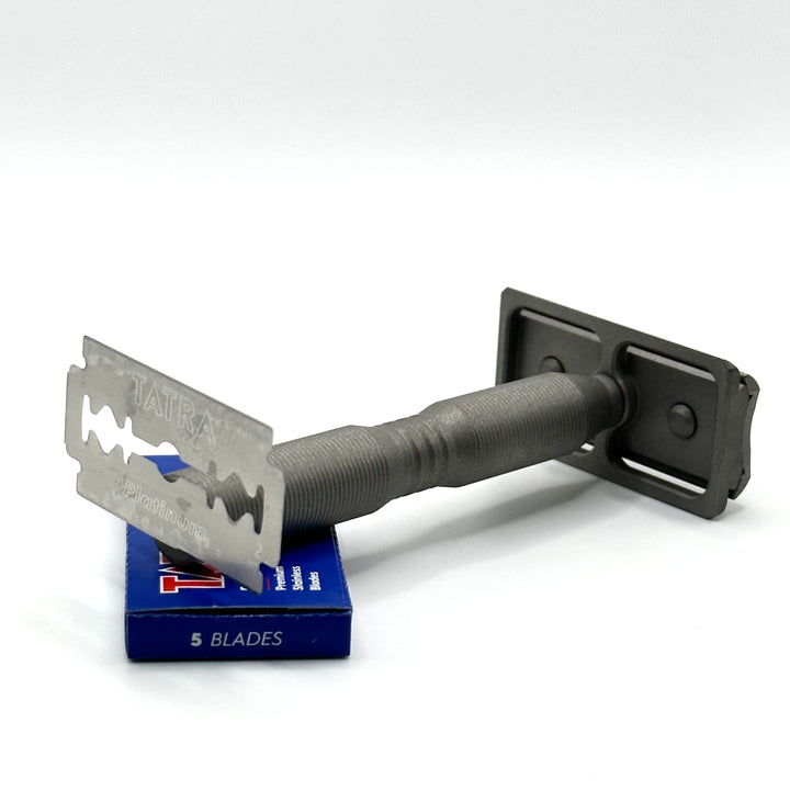 merica razor using magnet in handle