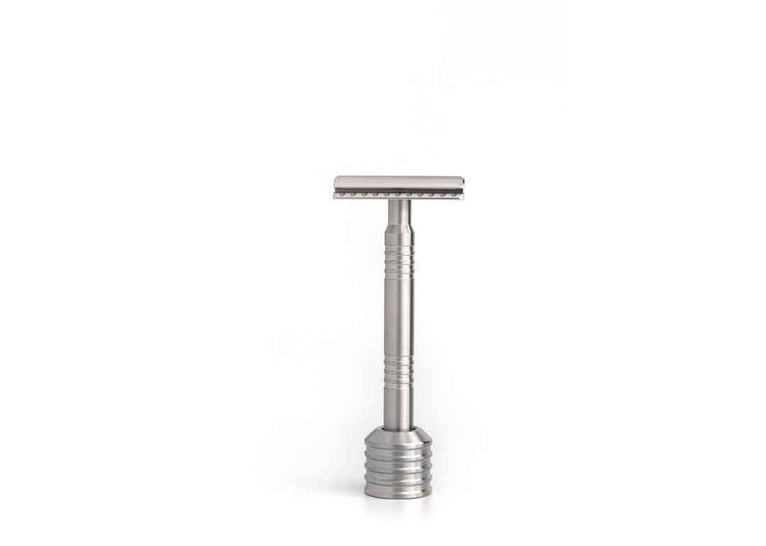 safety razor in stand